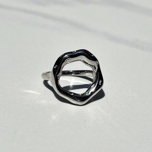 New! “Sophia” Silver Circle Ring - Picture 1 of 2